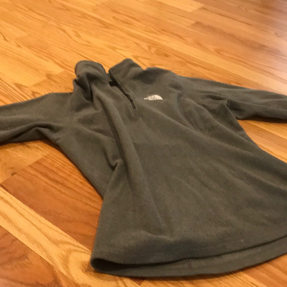 BRAND NEW north face sweatshirt